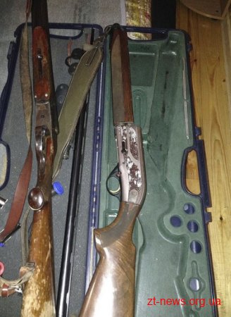 На Житомирщині СБУ припинила діяльність угруповання копачів бурштину