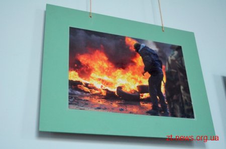 Фотограф Леонід Шрайбікус презентував виставку фоторобіт приурочених до річниці Євромайдану