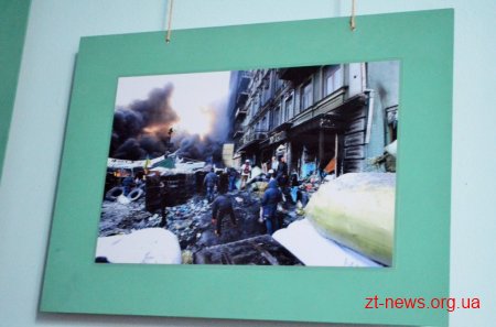 Фотограф Леонід Шрайбікус презентував виставку фоторобіт приурочених до річниці Євромайдану