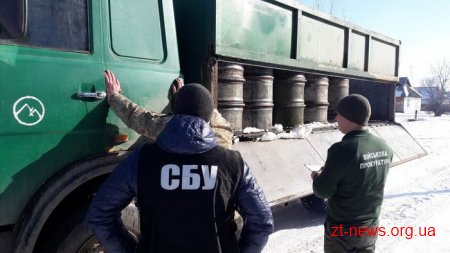 На Житомирщині командування військової частини списувало, а потім продавало пальне