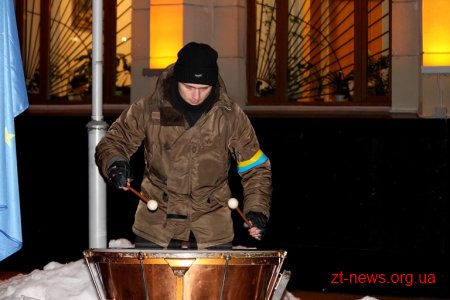 На майдані ім. Корольова сотні житомирян вшанували пам'ять Героїв Небесної Сотні
