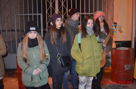 На майдані ім. Корольова сотні житомирян вшанували пам'ять Героїв Небесної Сотні