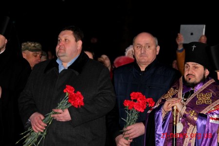 На майдані ім. Корольова сотні житомирян вшанували пам'ять Героїв Небесної Сотні