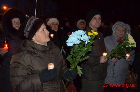 На майдані ім. Корольова сотні житомирян вшанували пам'ять Героїв Небесної Сотні