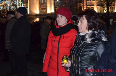 На майдані ім. Корольова сотні житомирян вшанували пам'ять Героїв Небесної Сотні