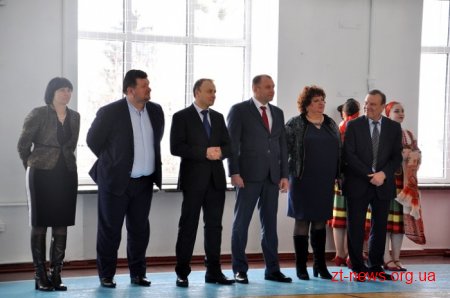 У Житомирі представники 10 областей України змагаються у спортивній аеробіці