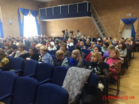 У школах Житомира директори будуть особисто контролювати сніданки школярів