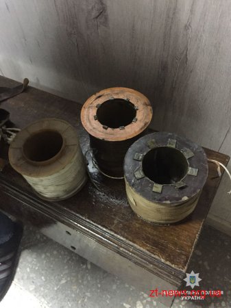 У Житомирі патрульні затримали молодиків з краденим ліфтовим обладнанням