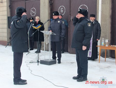 У Житомирі урочисто передали 15 автомобілів підрозділам поліції області