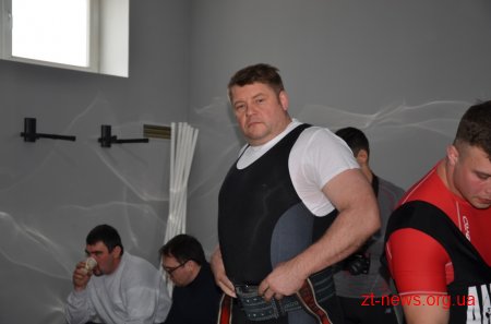 У Житомирі відбувся перший відкритий турнір із пауерліфтингу «Шалені домкрати»