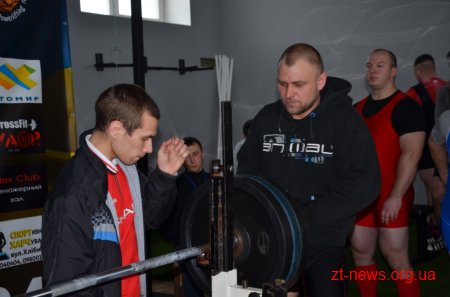 У Житомирі відбувся перший відкритий турнір із пауерліфтингу «Шалені домкрати»