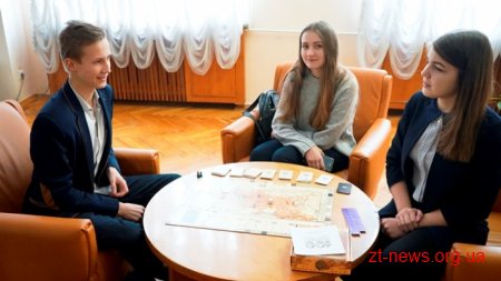 У Житомирській ОДА учні змагалися на знання подій революції 1917-1921 рр.
