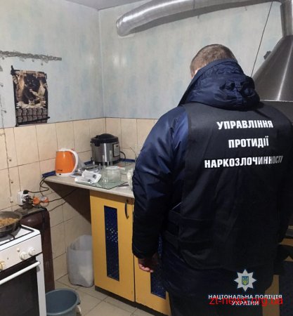 Правоохоронці на околиці Житомира виявили приміщення в якому виготовляли амфетамін