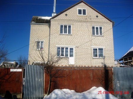 Родина, що виховує шестеро хлопчиків отримала власний будинок у Житомирі