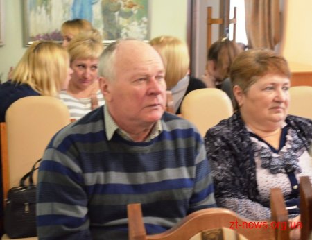У Житомирі зі святом весни привітали матерів та дружин загиблих учасників АТО