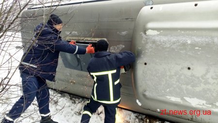 На трасі Київ-Ковель автобус без пасажирів перекинувся на бік