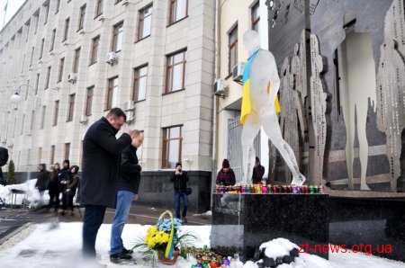 Урочистою ходою та читанням віршів відзначили 204 річницю від дня народження Тараса Шевченка