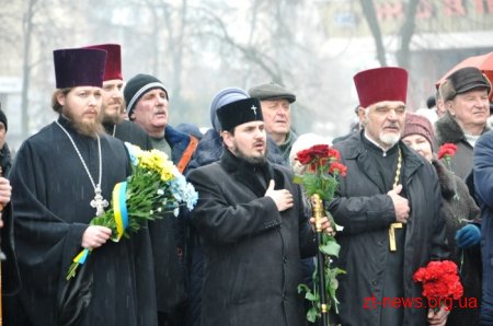 Урочистою ходою та читанням віршів відзначили 204 річницю від дня народження Тараса Шевченка