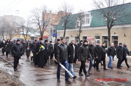 Урочистою ходою та читанням віршів відзначили 204 річницю від дня народження Тараса Шевченка