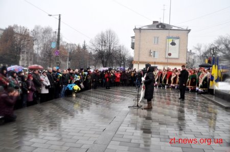 Урочистою ходою та читанням віршів відзначили 204 річницю від дня народження Тараса Шевченка