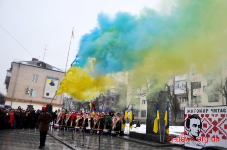 Урочистою ходою та читанням віршів відзначили 204 річницю від дня народження Тараса Шевченка
