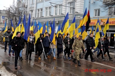 Урочистою ходою та читанням віршів відзначили 204 річницю від дня народження Тараса Шевченка