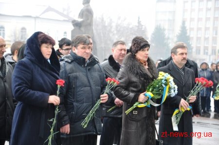 Урочистою ходою та читанням віршів відзначили 204 річницю від дня народження Тараса Шевченка