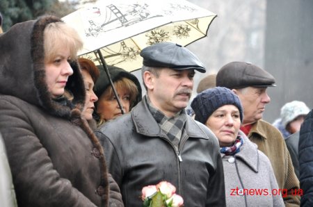 Урочистою ходою та читанням віршів відзначили 204 річницю від дня народження Тараса Шевченка