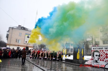 Урочистою ходою та читанням віршів відзначили 204 річницю від дня народження Тараса Шевченка