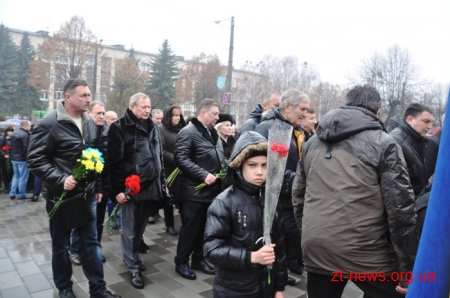 Урочистою ходою та читанням віршів відзначили 204 річницю від дня народження Тараса Шевченка