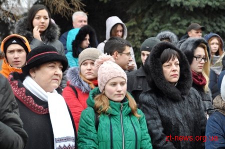 Урочистою ходою та читанням віршів відзначили 204 річницю від дня народження Тараса Шевченка