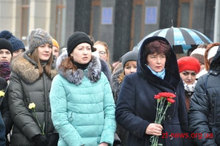Урочистою ходою та читанням віршів відзначили 204 річницю від дня народження Тараса Шевченка