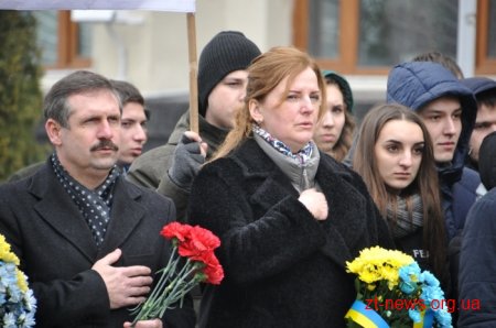 Урочистою ходою та читанням віршів відзначили 204 річницю від дня народження Тараса Шевченка