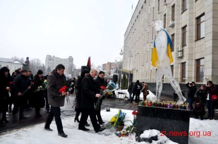 Урочистою ходою та читанням віршів відзначили 204 річницю від дня народження Тараса Шевченка
