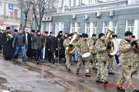 Урочистою ходою та читанням віршів відзначили 204 річницю від дня народження Тараса Шевченка