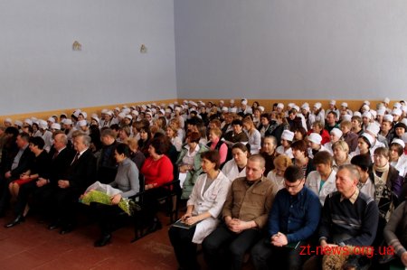 Володимир Ширма представив колективу фармколеджу нового керівника