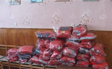 У Бердичеві працівників швидкої медичної допомоги одягнули в нову спецформу