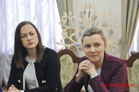 Ігор Гундич із замміністра економіки Наталією Микольською обговорили питання передачі земель ОТГ