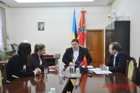 Ігор Гундич із замміністра економіки Наталією Микольською обговорили питання передачі земель ОТГ