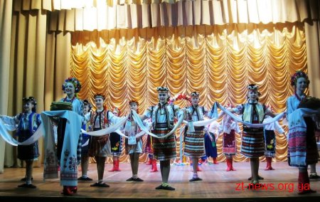 Зразковий ансамбль народного танцю «Колорит» відзначив 15–річчя