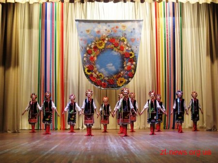 Зразковий ансамбль народного танцю «Колорит» відзначив 15–річчя