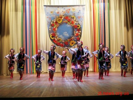 Зразковий ансамбль народного танцю «Колорит» відзначив 15–річчя
