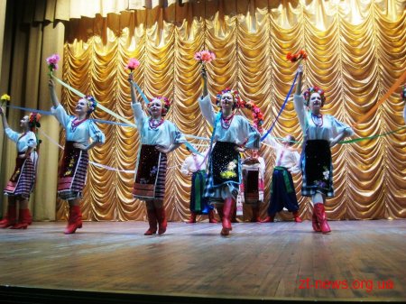 Зразковий ансамбль народного танцю «Колорит» відзначив 15–річчя