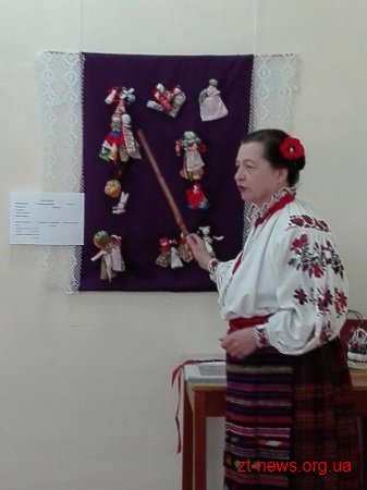 У Кмитівському музеї відкрилася виставка авторської ляльки