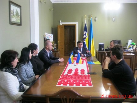 Сергій Сухомлин та директор Житомирського картонного комбінату підписали Меморандум про співпрацю