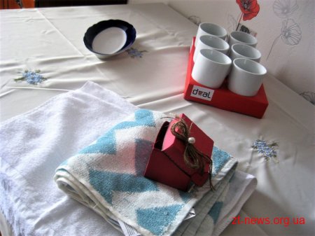 Міський голова вручив ключі від квартир двом дітям-сиротам