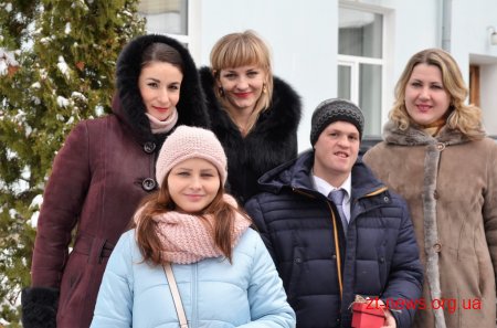 Міський голова вручив ключі від квартир двом дітям-сиротам