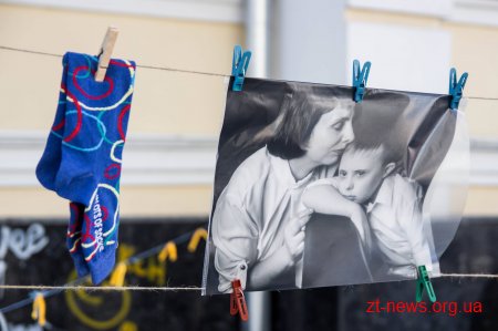 На вулиці Михайлівській відбувся флеш-моб «Всі ми різні, але всі ми рівні»