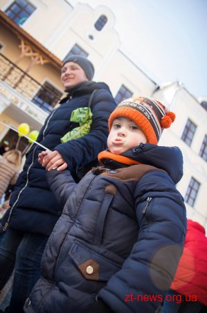 На вулиці Михайлівській відбувся флеш-моб «Всі ми різні, але всі ми рівні»