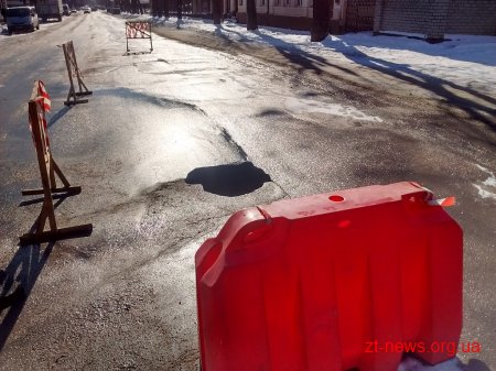На вулиці Фещенка-Чопівського стався порив колектору
